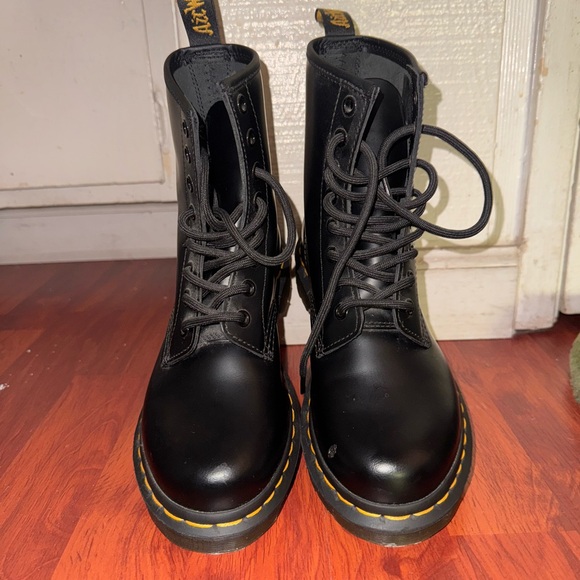 The Original Women’s Doc Martens - Picture 6 of 7